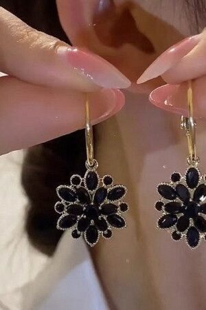 Double Layer Black Hollow Earrings-128